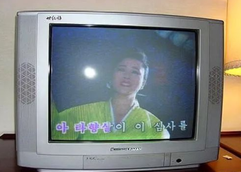 New Year in the 80s and 90s: The Black-and-White TV We Couldn’t Celebrate Without — Do You Remember Yours?