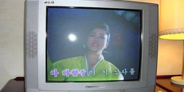 New Year in the 80s and 90s: The Black-and-White TV We Couldn’t Celebrate Without — Do You Remember Yours?