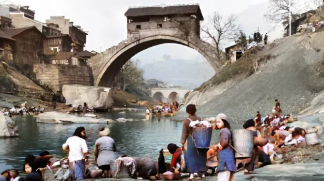 Bridges of Wanxian in the Republican Era