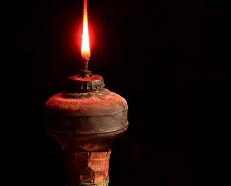 When the Kerosene Lamp Was King: A Child’s Journey Through the Twilight of an Era