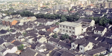 The Decline of Chongqing’s Iconic Stilted Houses: A Cultural Legacy of Resilience
