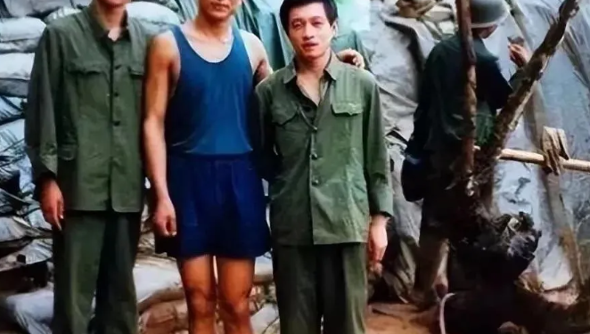 First-Class Merit Winner Li Qingjun — A Political Instructor Shaping the Image of 1980s Chinese Army Cadres