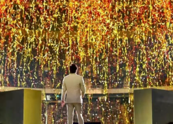 “64-Year-Old Bids Farewell to the Music World, Tears Shed on Stage”